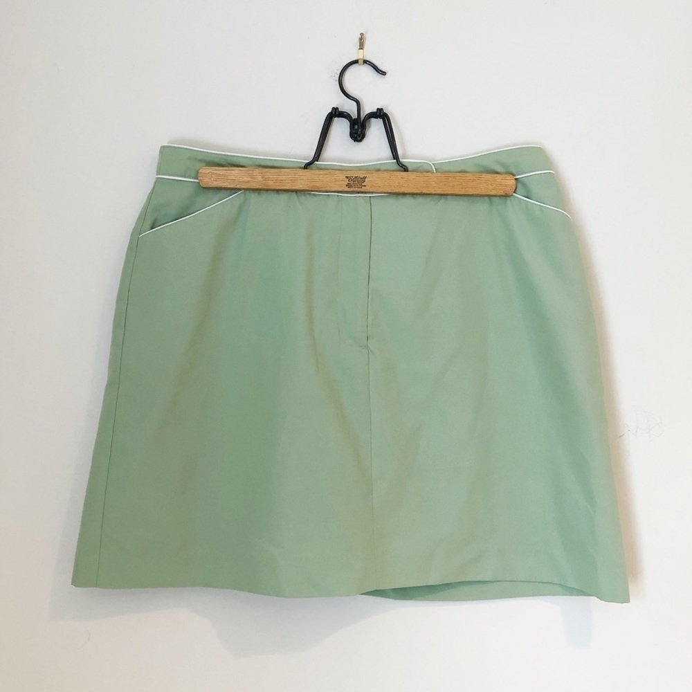 IZOD Extra Dry Golf Tennis Skort Skirt Built In Shorts Women’s Size 10 Green